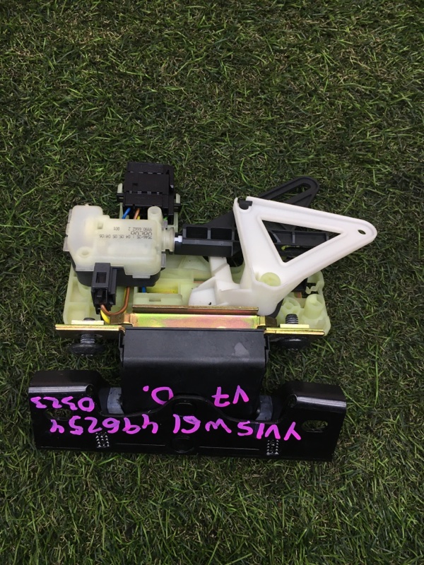 Замок 5-й двери Volvo V70 SW49  B5244S  контрактная