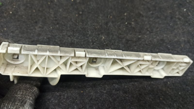 Крепление бампера переднее левое Mitsubishi GALANT FORTIS CY3A  4J10 