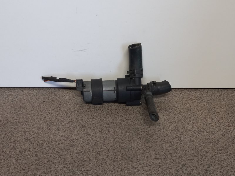 Помпа Mercedes-Benz C-CLASS W203 M112E26 контрактная