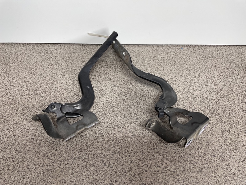 Петля капота Daihatsu BOON LUMINAS M502G 3SZ контрактная