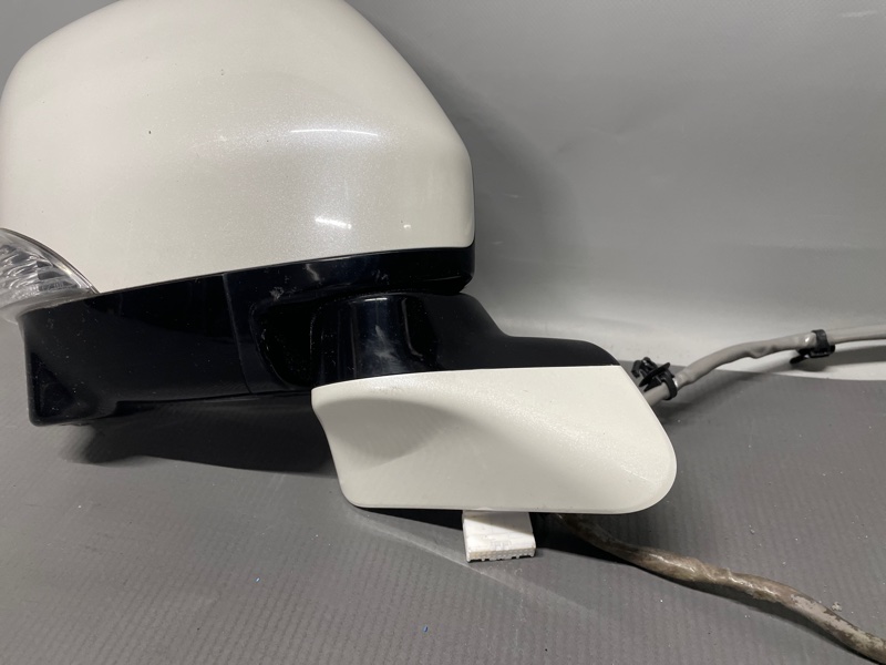 Зеркало правое ELGRAND E52  QR25