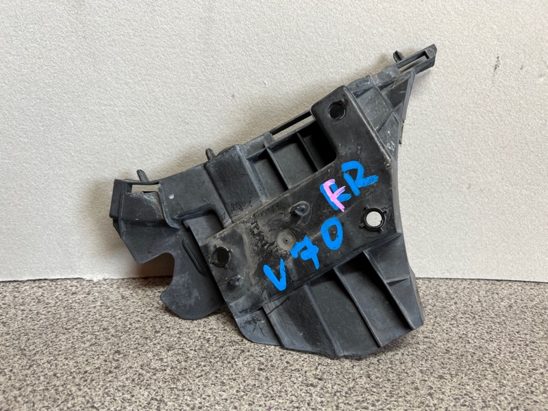 Крепление бампера переднее правое Volvo V70 BW56 контрактная