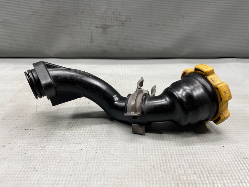 Маслозаливная горловина IMPREZA GG2  EJ152