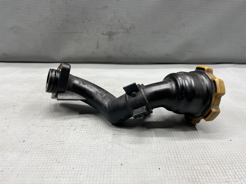 Маслозаливная горловина IMPREZA GG2  EJ152