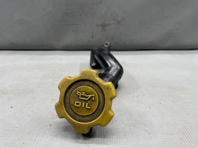 Маслозаливная горловина Subaru IMPREZA GG2  EJ152 15250AA021 контрактная