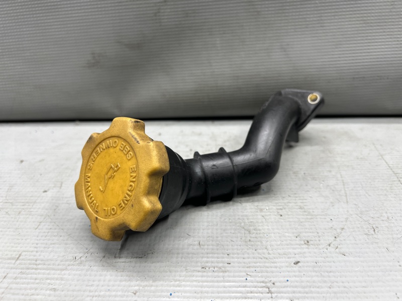 Маслозаливная горловина Subaru IMPREZA GG2  EJ152 15250AA021 контрактная