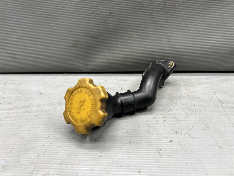 Маслозаливная горловина Subaru IMPREZA GG2  EJ152 15250AA021 контрактная