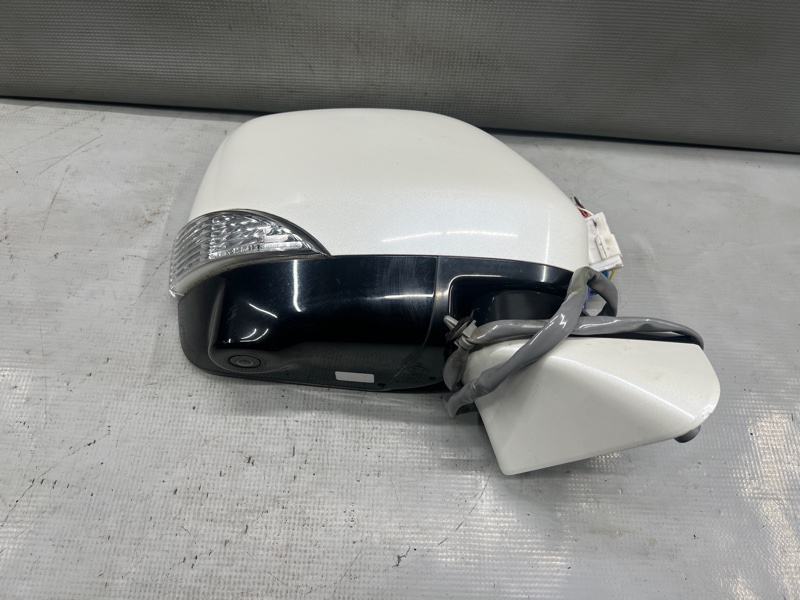 Зеркало правое ELGRAND E52  QR25