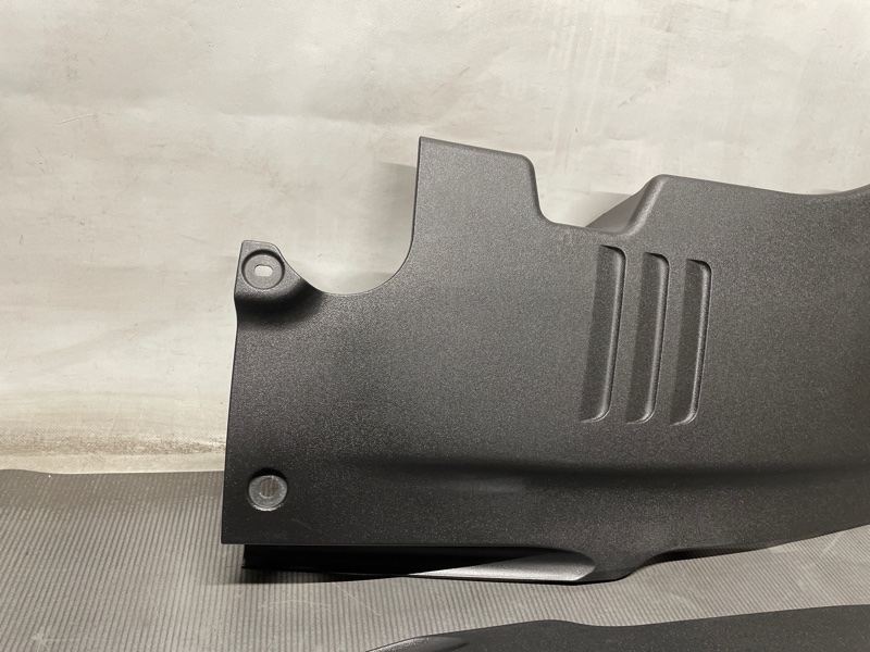 Пластиковая крышка на двс GS430 UZS190 3UZ