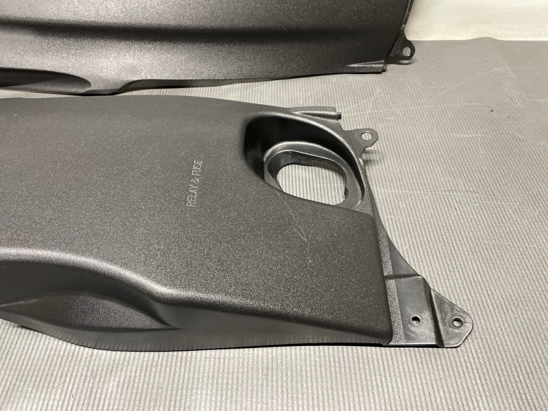 Пластиковая крышка на двс GS430 UZS190 3UZ