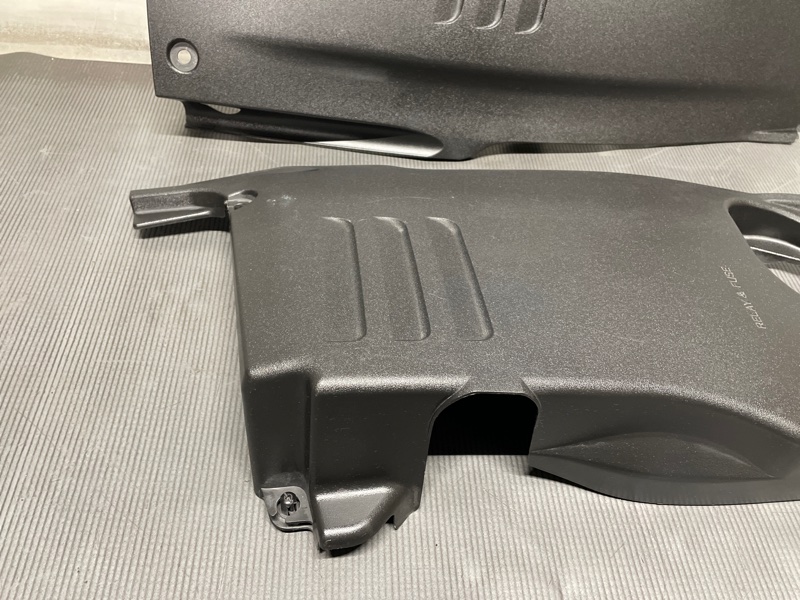 Пластиковая крышка на двс GS430 UZS190 3UZ