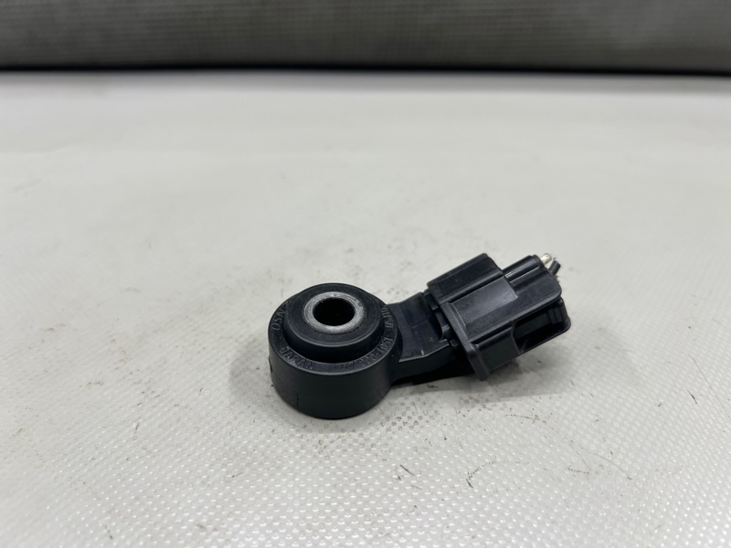 Датчик детонации Toyota ISIS ZGM10 2ZR 89615-20090 контрактная