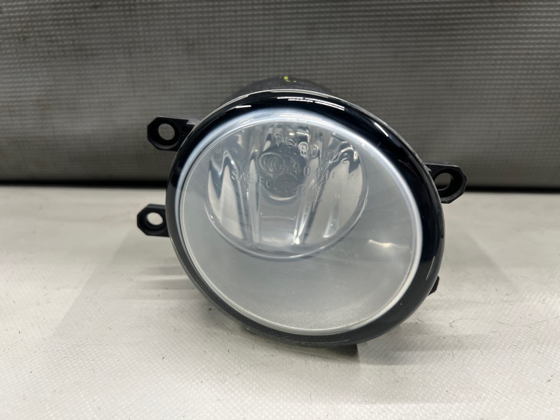Туманка правая Lexus RX350 GGL10 A044633 контрактная