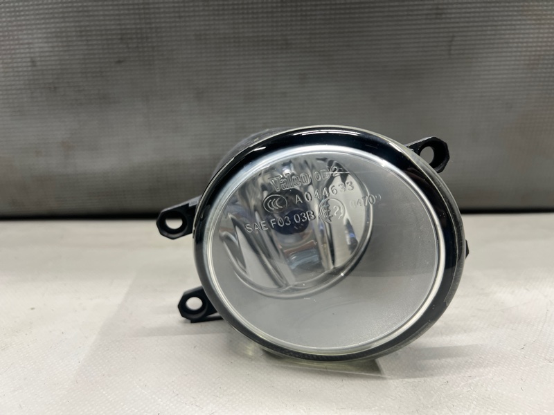 Туманка правая Lexus GS300H AWL10 A044633 контрактная
