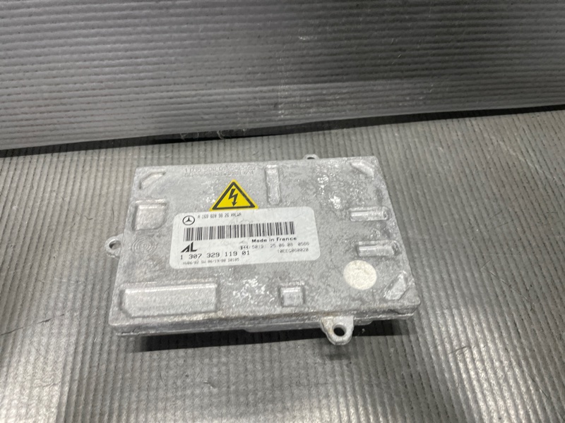 Блок ксенона Mercedes-Benz B-CLASS W245 1 307 329 119 01 контрактная