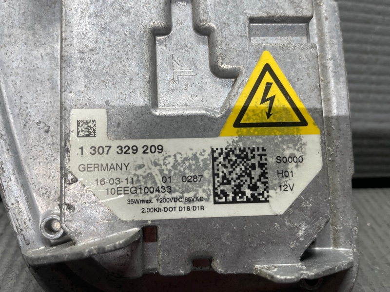 Блок ксенона левый V50 MW B4164S3