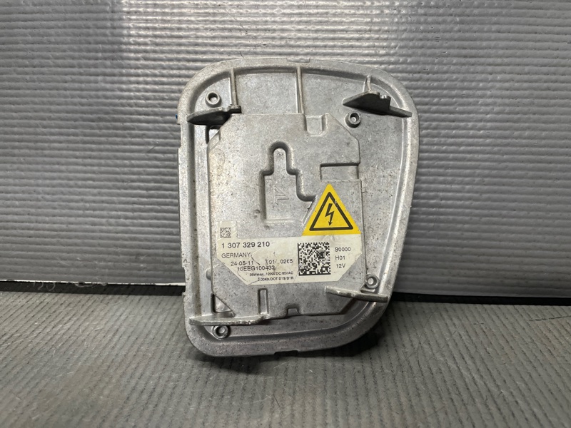 Блок ксенона правый Volvo V50 MW B4204S3