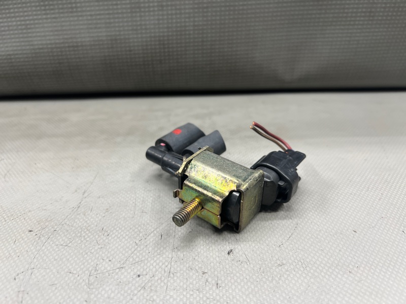 Вакуумный клапан Mitsubishi DION CR9W 4G63 K5T48374 контрактная