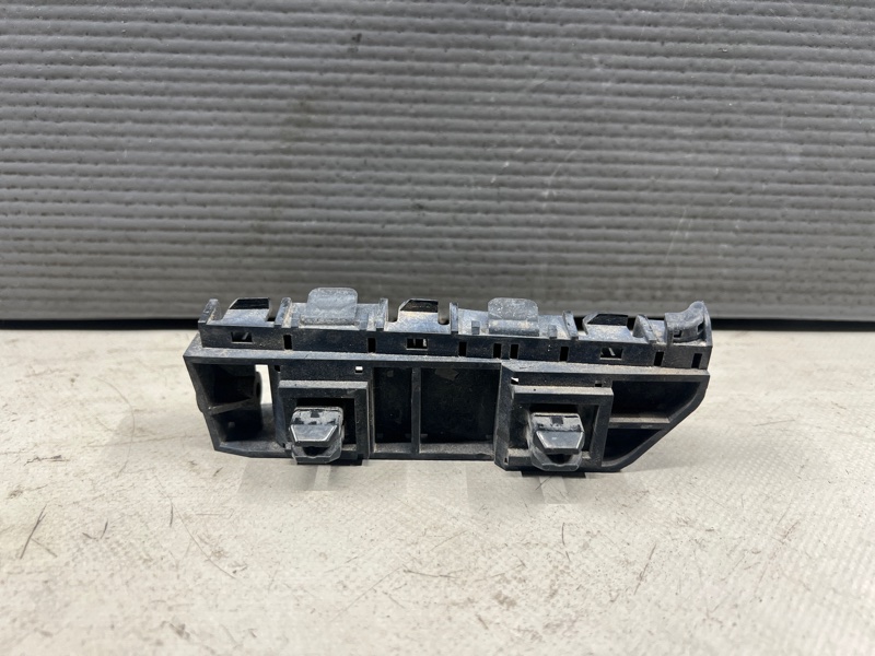 Крепление бампера переднее левое Honda STREAM RN6 R18A 71198-SMA-003 контрактная