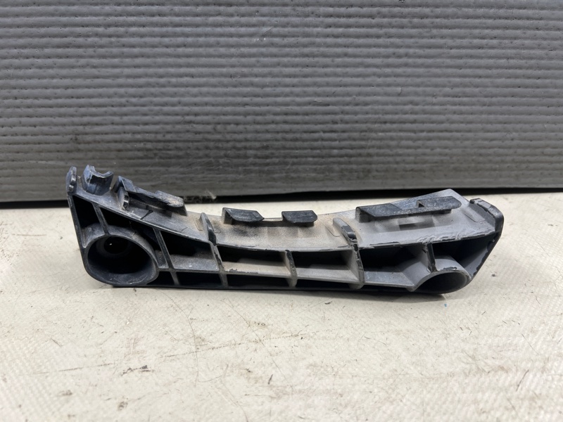 Крепление бампера переднее левое Lexus LS460 USF40 1UR 52536-50060 контрактная