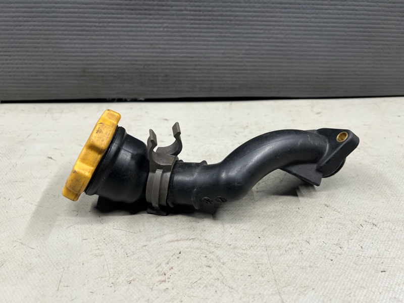 Маслозаливная горловина Subaru IMPREZA GG2  EJ152 15250AA021 контрактная