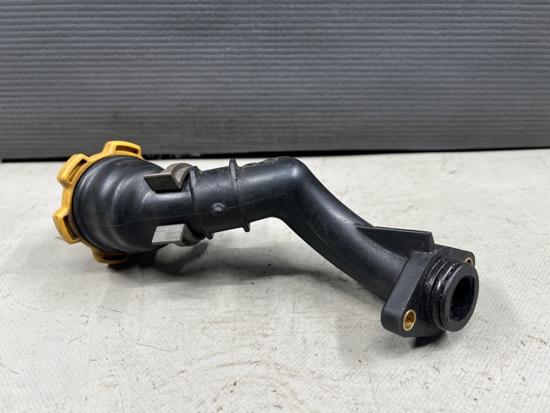 Маслозаливная горловина IMPREZA GG2  EJ152