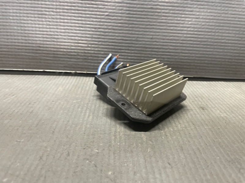 Реостат печки Mitsubishi CHARIOT GRANDIS N84W  6G72
