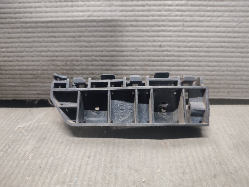 Крепление бампера переднее левое Honda STREAM RN6  R18A 71198-SMA-003 контрактная