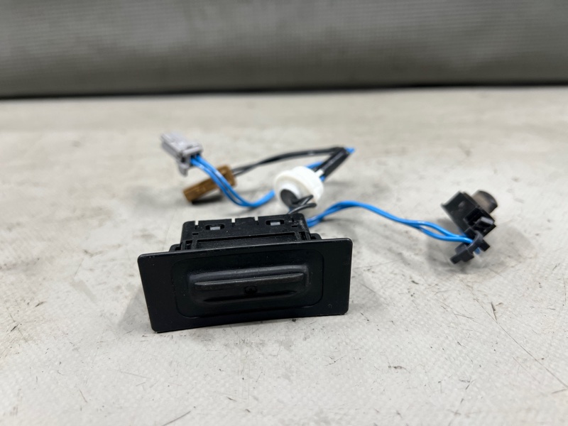 Кнопка открывания багажника Nissan MARCH AK12 CR12 25380-AX500 контрактная