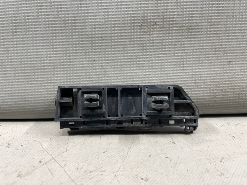 Крепление бампера переднее правое Honda STREAM RN6 71193-SMA-003 контрактная
