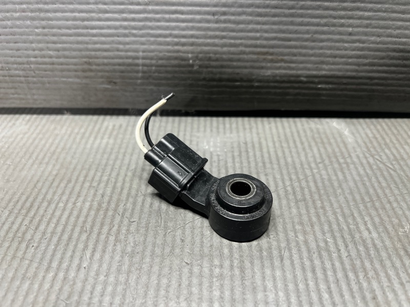 Датчик детонации Toyota WISH ZNE10 1ZZ 89615-20090 контрактная