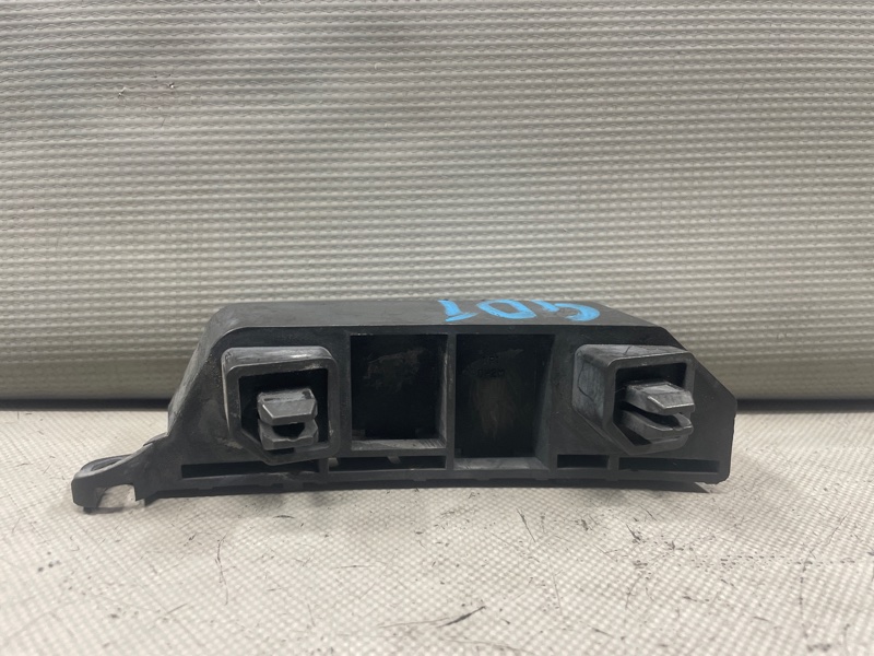 Крепление бампера переднее правое Honda FIT GD1  L13A 71193SAA003 контрактная