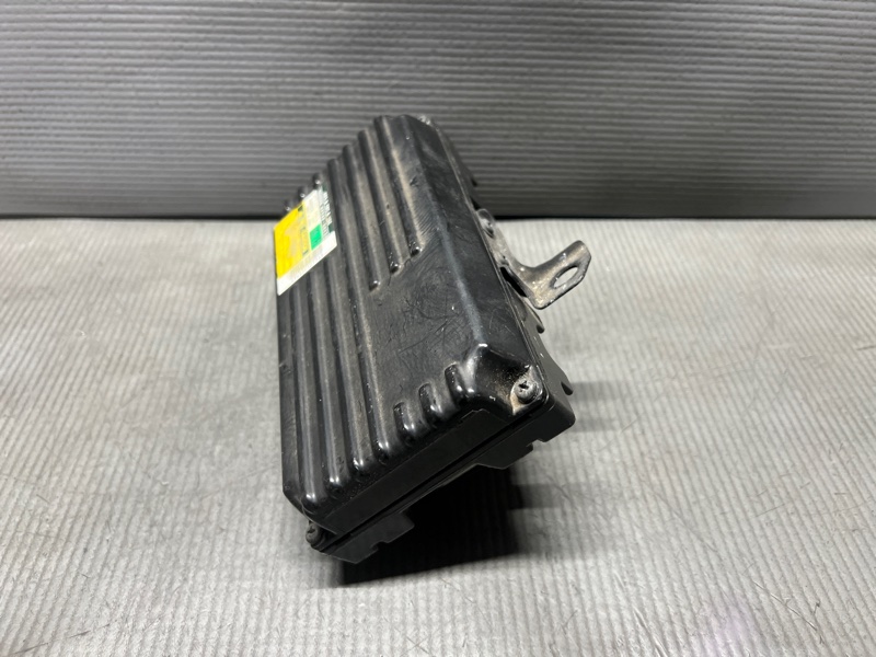 Блок управления abs LS460 USF40 1UR