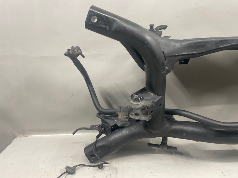 Балка подвески задняя для Mitsubishi DELICA D:5 CV5W 4B12, 4100A033, 4100A033 2 ракурс Балка подвески задняя для Mitsubishi DELICA D:5 CV5W 4B12, 4100A033, 4100A033 2 ракурс