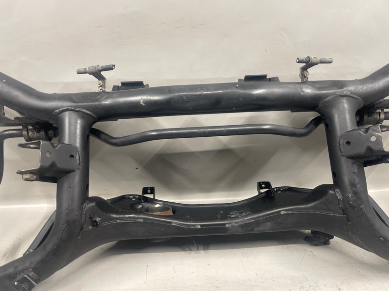 Балка подвески задняя для Mitsubishi DELICA D:5 CV5W 4B12, 4100A033, 4100A033 9 ракурс Балка подвески задняя для Mitsubishi DELICA D:5 CV5W 4B12, 4100A033, 4100A033 9 ракурс