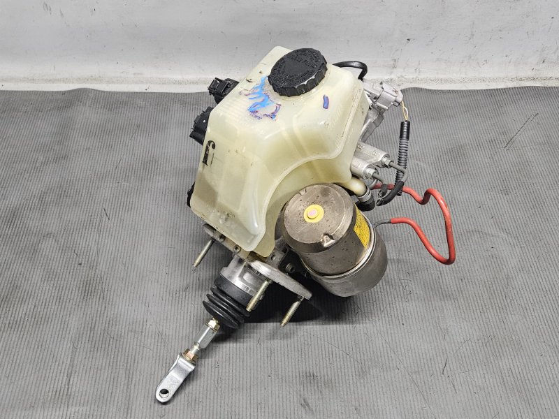 Главный тормозной цилиндр для Toyota PROGRES JCG10 1JZ, 47025-51010, 47210-51041, 47025-51010, 47210-51041 2 ракурс Главный тормозной цилиндр для Toyota PROGRES JCG10 1JZ, 47025-51010, 47210-51041, 47025-51010, 47210-51041 2 ракурс