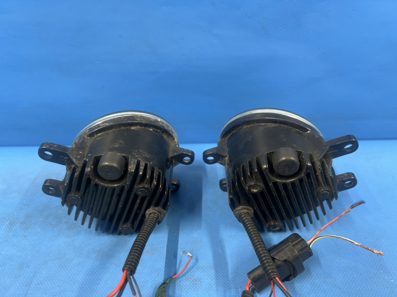 Туманка передняя для Nissan ELGRAND E51 VQ35 6 ракурс Туманка передняя для Nissan ELGRAND E51 VQ35 6 ракурс
