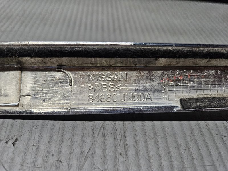 Накладка 5-й двери для Nissan TEANA J32, 84860 JN00A, 84860 JN00A 7 ракурс Накладка 5-й двери для Nissan TEANA J32, 84860 JN00A, 84860 JN00A 7 ракурс
