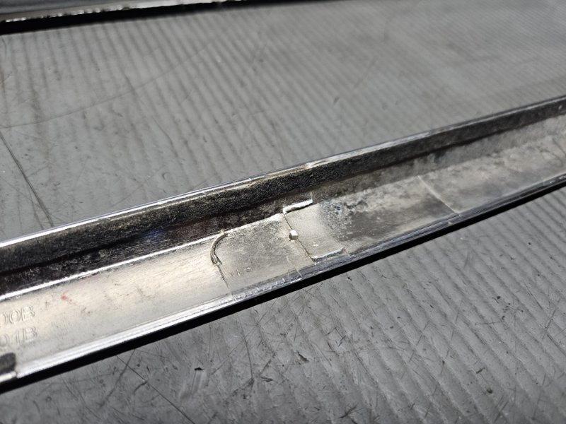 Накладка 5-й двери для Nissan TEANA J32, 84860 JN00A, 84860 JN00A 9 ракурс Накладка 5-й двери для Nissan TEANA J32, 84860 JN00A, 84860 JN00A 9 ракурс