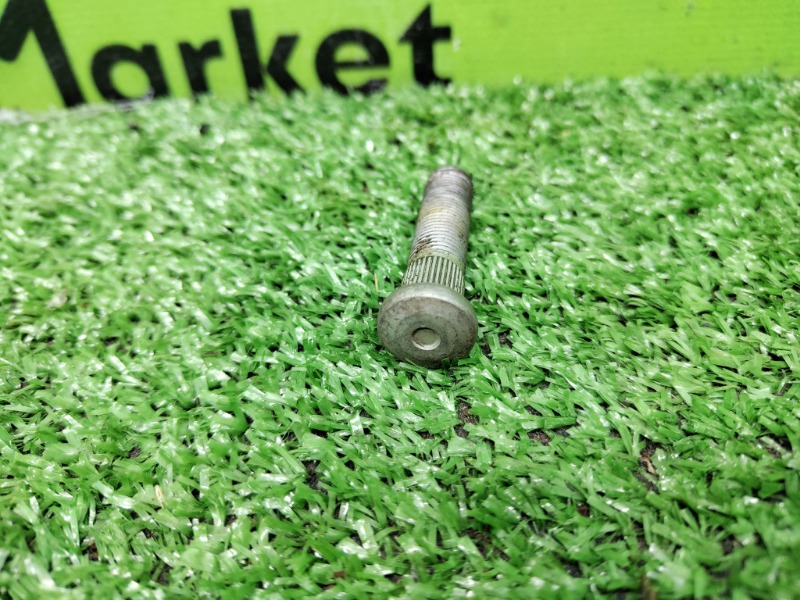 Шпилька колеса задняя Land Cruiser 2002 UZJ100 2UZ-FE