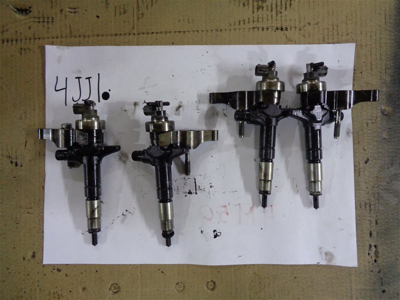Форсунка Isuzu 4JJ1 (б/у) Форсунка Isuzu 4JJ1 (б/у)