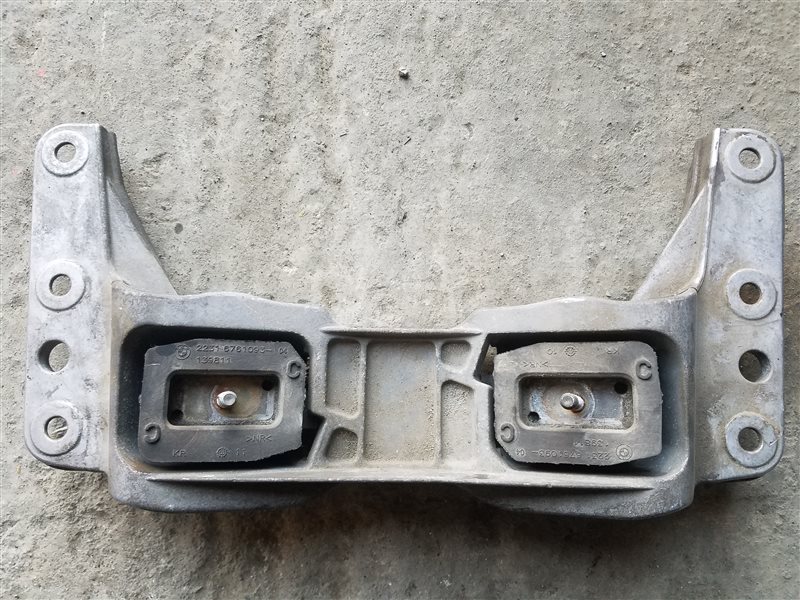 Балка под кпп Bmw E60 (б/у) Балка под кпп Bmw E60 (б/у)
