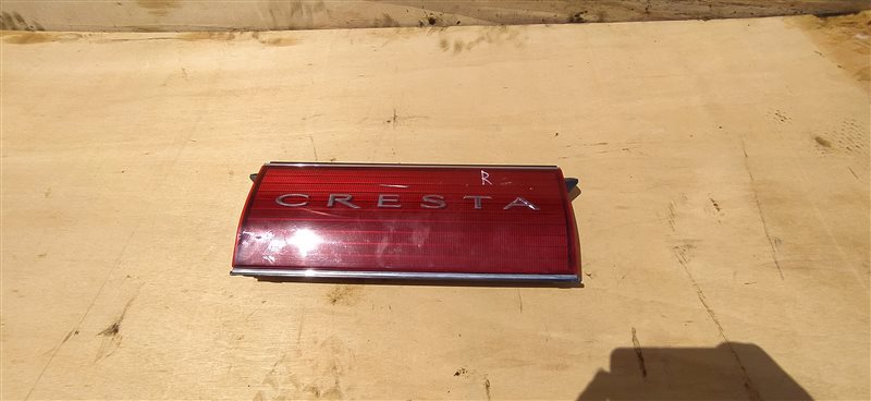 Вставка между стопов Toyota Cresta GX81 (б/у)