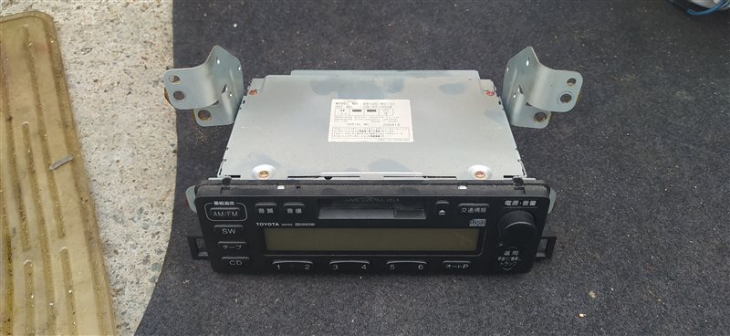 Магнитофон Toyota (б/у) Магнитофон Toyota (б/у)