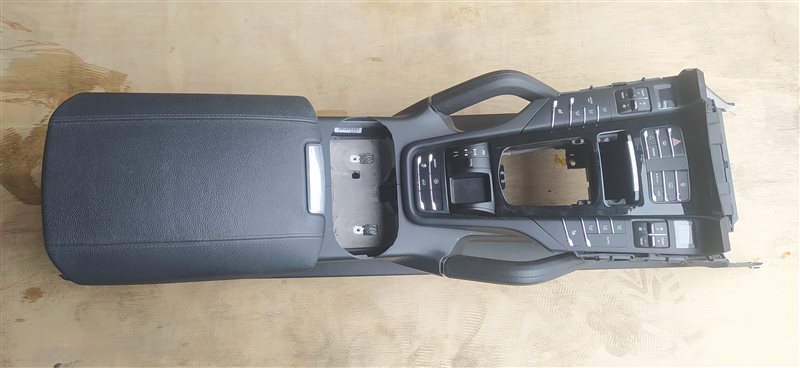 Бардачок между сиденьями Porsche Cayenne 958 M55.02 2012 (б/у)