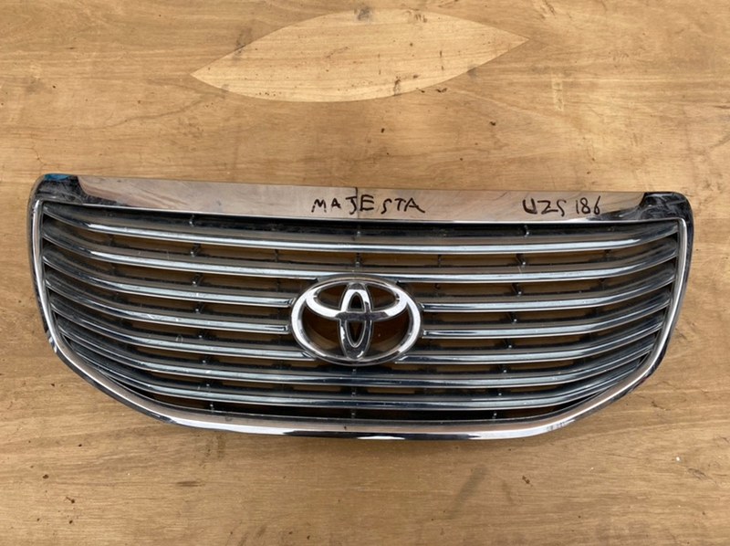 Решетка радиатора Toyota Crown Majesta UZS186 (б/у)