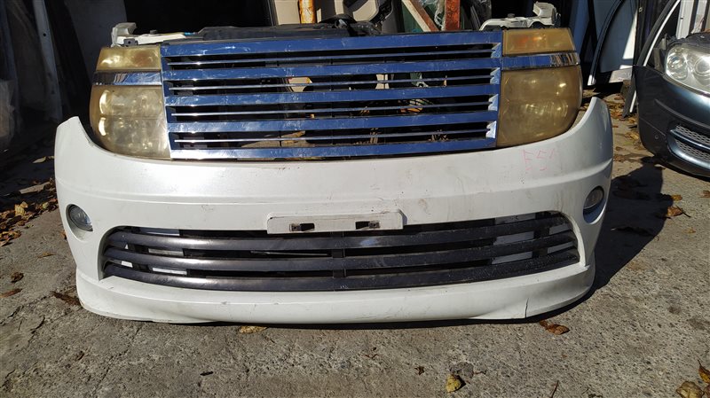 Nose cut Nissan Elgrand E51 VQ35DE 05.2002 (б/у)