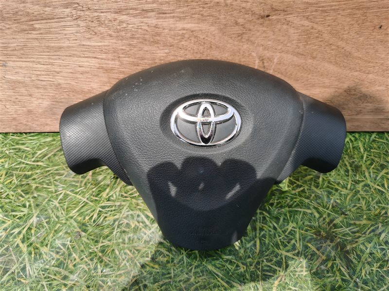 Airbag водительский Toyota Corolla Axio NZE141 (б/у)