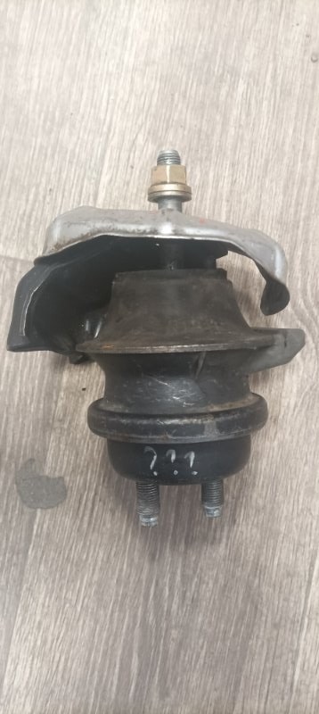 Подушка двигателя TOYOTA PROGRES JCG10 1JZ-GE правая (б/у)