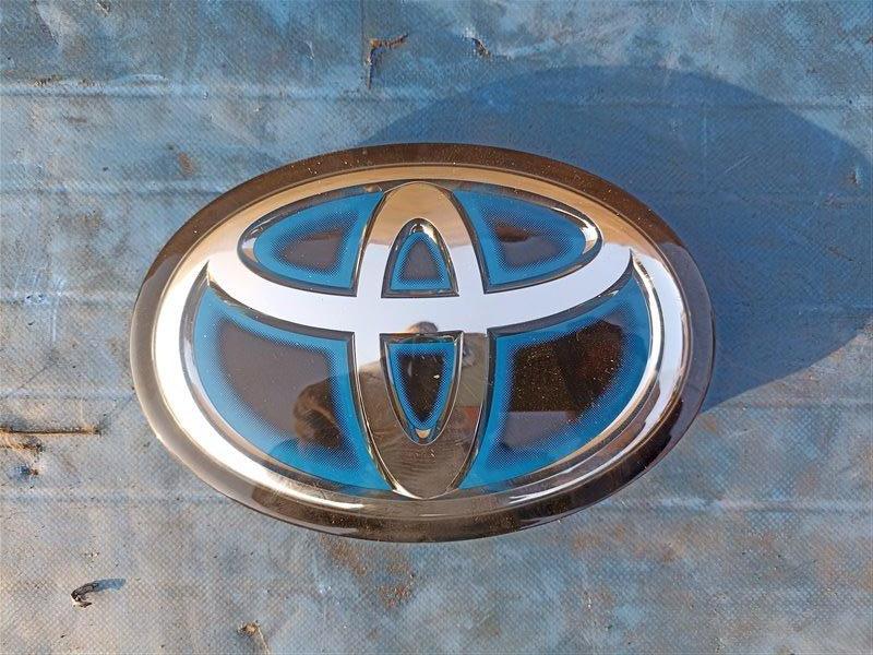 Лейба Toyota Rav4 AXAH52 передняя (б/у)